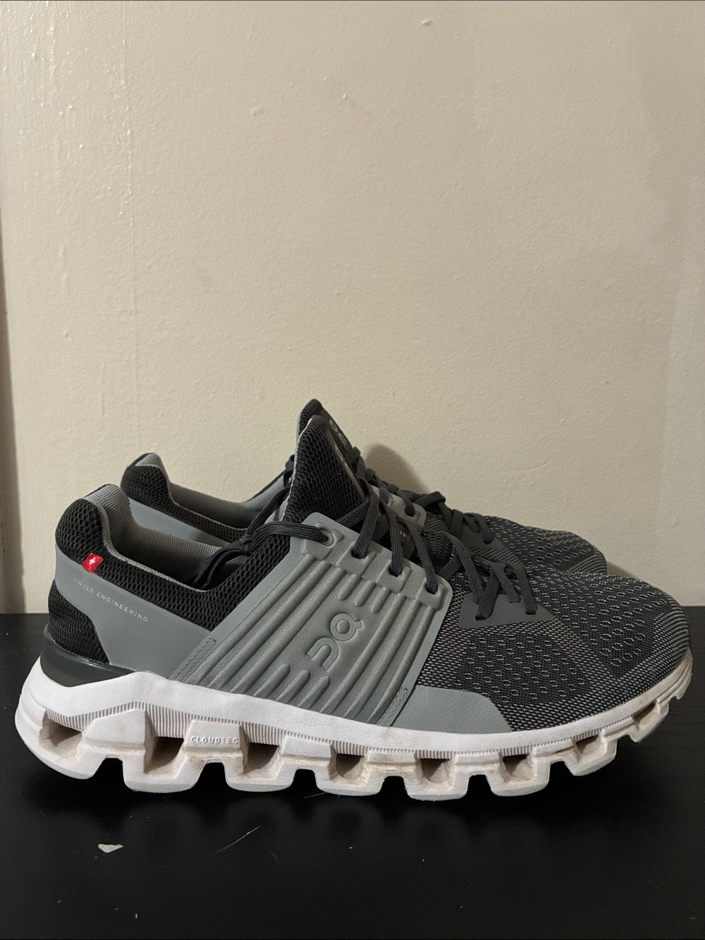On Cloudswift Swiss Engineering Mens Running Shoes Dark Gray size 10